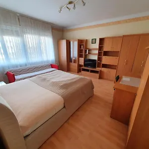 M - Info Park Apartman